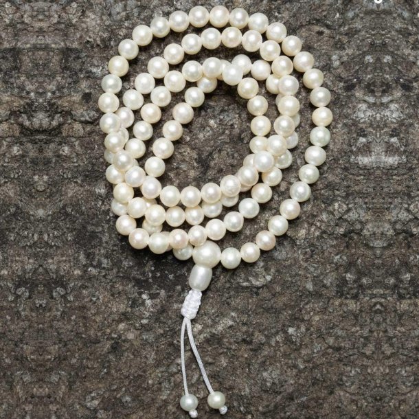 PEARL MALA Produceret af tibetanske kunsthndvrkere og munke i det tibanske settlement i Nordindien