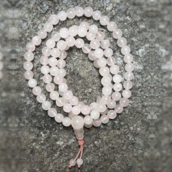 ROSE QUARTZ MALA Produceret af tibetanske kunsthndvrkere i det tibanske settlement, Indien