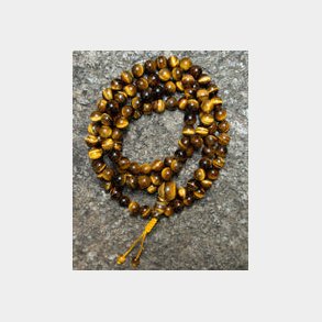 GUL TIGER EYE MALA Produceret af tibetanske kunsthndvrkere i det tibanske settlement, Indien